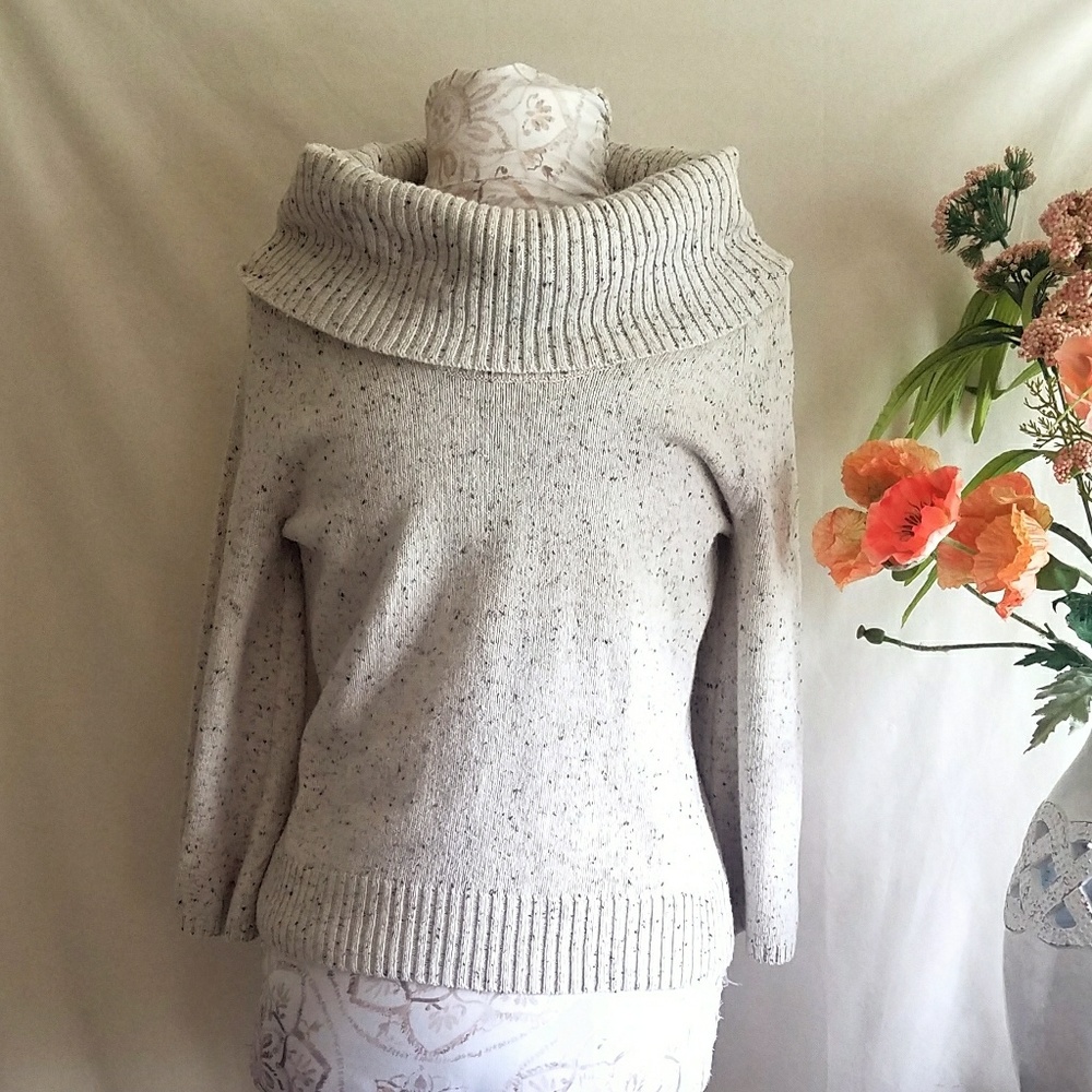 Women's sweater turtleneck size M